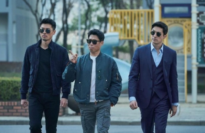 Hyun Bin lộ diện trong phim mới sau khi kết hôn: Tạo hình cực ngầu nhưng lại lộ chi tiết bất thường này Hyun Bin lộ diện trong phim mới sau khi kết hôn: Tạo hình cực ngầu nhưng lại lộ chi tiết bất thường này