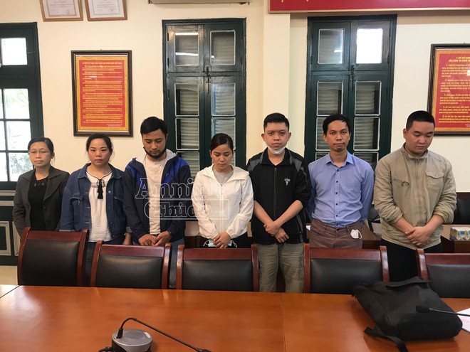 Bắt khẩn cấp 7 đối tượng trong đường dây 'tín dụng đen' xuyên quốc gia liên quan gần 1 triệu tài khoản Bắt khẩn cấp 7 đối tượng trong đường dây 'tín dụng đen' xuyên quốc gia liên quan gần 1 triệu tài khoản