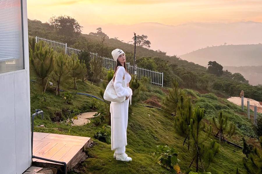 Phạt chủ đất, buộc tháo dỡ nhà xây ‘chui’ vụ Ngọc Trinh khoe mua đất ở Bảo Lộc Phạt chủ đất, buộc tháo dỡ nhà xây ‘chui’ vụ Ngọc Trinh khoe mua đất ở Bảo Lộc