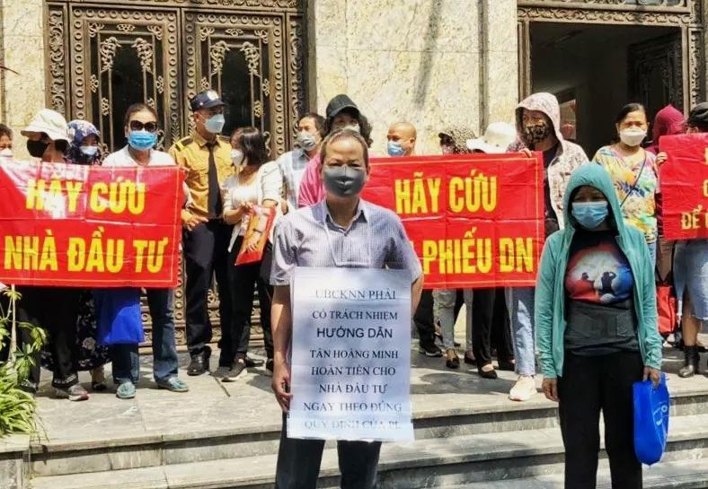 Sau vụ Tân Hoàng Minh, mối nguy 64.000 tỷ trái phiếu đến hạn trả nợ Sau vụ Tân Hoàng Minh, mối nguy 64.000 tỷ trái phiếu đến hạn trả nợ