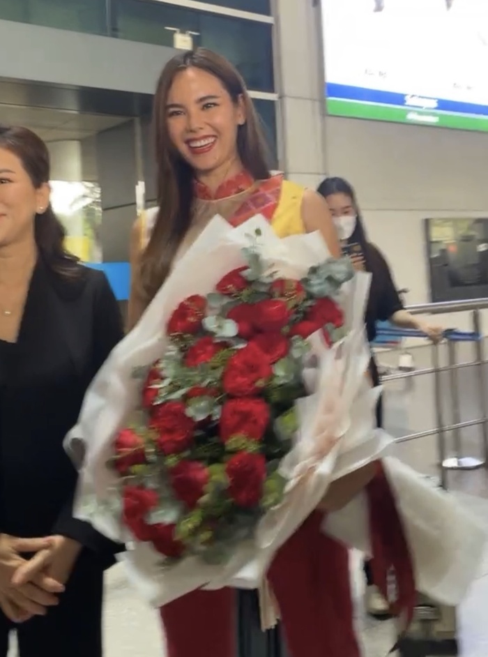 Catriona Gray chính thức đến Việt Nam, sẵn sàng cùng H'Hen Niê tìm chủ nhân vương miện - 1 Catriona Gray chính thức đến Việt Nam, sẵn sàng cùng H'Hen Niê tìm chủ nhân vương miện - 1