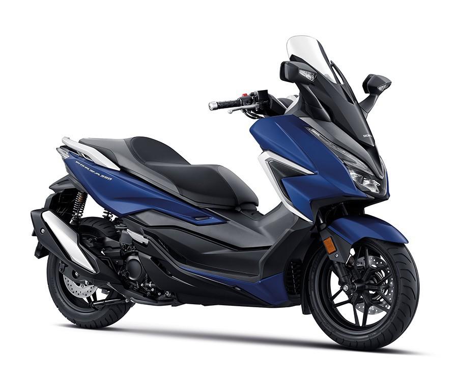 Loạt xe máy giá siêu đắt, ngốn xăng ngang ô tô ở Việt Nam - 3 Loạt xe máy giá siêu đắt, ngốn xăng ngang ô tô ở Việt Nam - 3