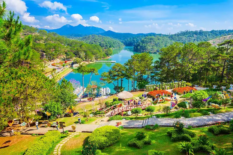 Giá vé máy bay 'nhảy múa' từng giờ, chặng Hà Nội - Phú Quốc giá 7,5 triệu đồng - 1 Giá vé máy bay 'nhảy múa' từng giờ, chặng Hà Nội - Phú Quốc giá 7,5 triệu đồng - 1