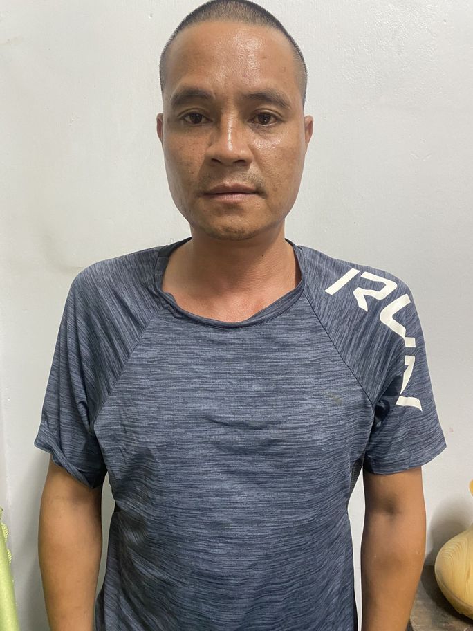 Bất ngờ đâm hàng xóm trọng thương rồi gọi taxi đưa đi cấp cứu Bất ngờ đâm hàng xóm trọng thương rồi gọi taxi đưa đi cấp cứu