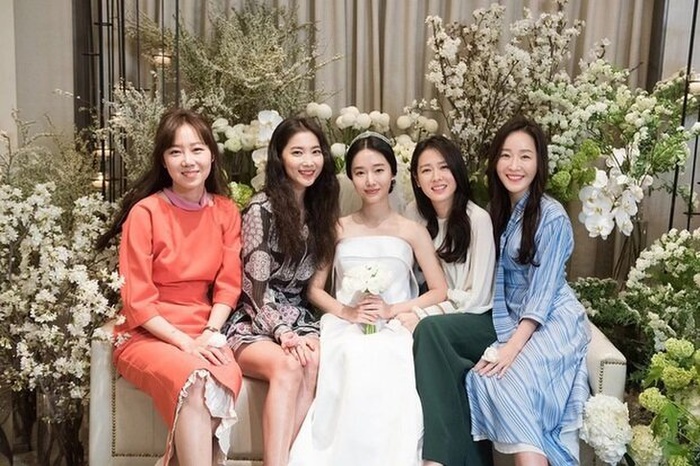 Thời gian dự sinh con đầu lòng của Son Ye Jin được tiết lộ Thời gian dự sinh con đầu lòng của Son Ye Jin được tiết lộ