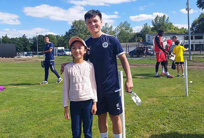 Quang Hải kiến tạo, ghi điểm ở thái độ tại buổi tập thứ 2 ở Pau FC Quang Hải kiến tạo, ghi điểm ở thái độ tại buổi tập thứ 2 ở Pau FC