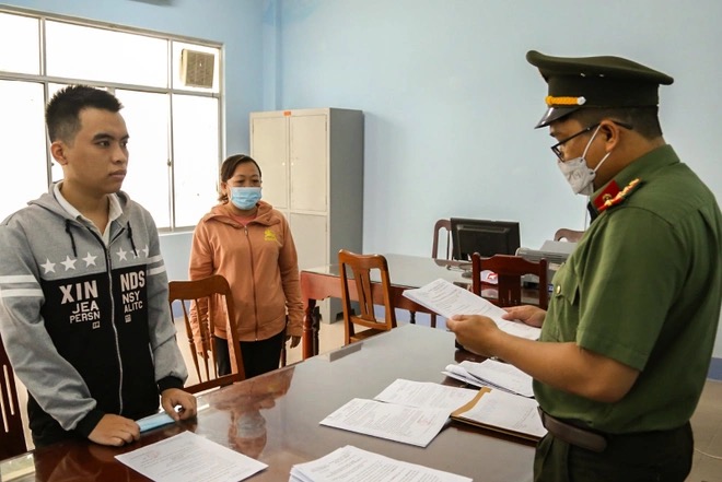 Thanh niên 20 tuổi tổ chức đường dây vượt biên sang Trung Quốc để kết hôn Thanh niên 20 tuổi tổ chức đường dây vượt biên sang Trung Quốc để kết hôn