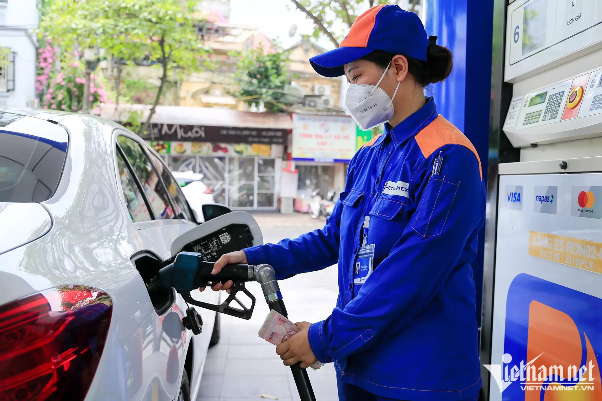 Giá xăng giảm mạnh vào đầu tuần tới Giá xăng giảm mạnh vào đầu tuần tới
