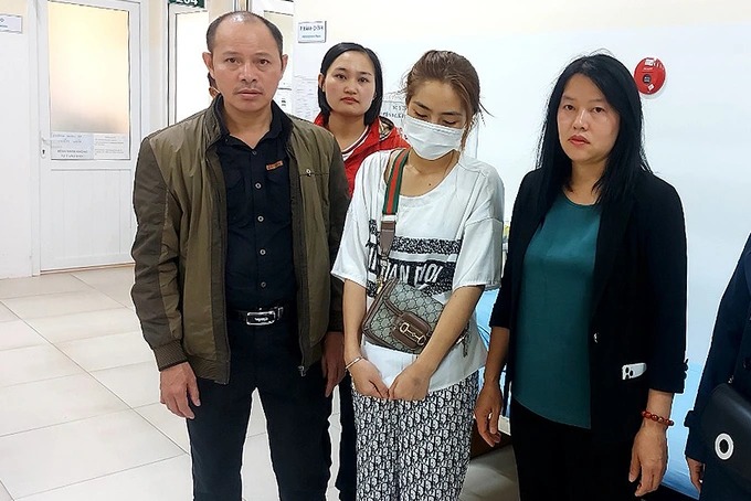 Vụ bé gái 2 tuổi nghi bị bảo mẫu bạo hành gây dập phổi, chấn thương sọ não: Tiết lộ tình tiết bất ngờ - 1 Vụ bé gái 2 tuổi nghi bị bảo mẫu bạo hành gây dập phổi, chấn thương sọ não: Tiết lộ tình tiết bất ngờ - 1