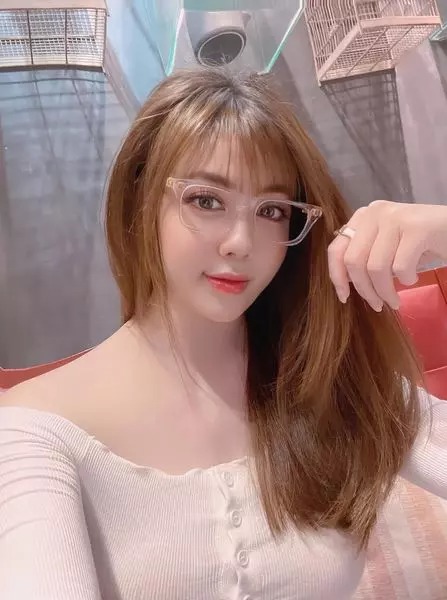 Âu Hà My mặc áo suýt bung cả cúc, tá hỏa cân nặng hiện tại - 7 Âu Hà My mặc áo suýt bung cả cúc, tá hỏa cân nặng hiện tại - 7