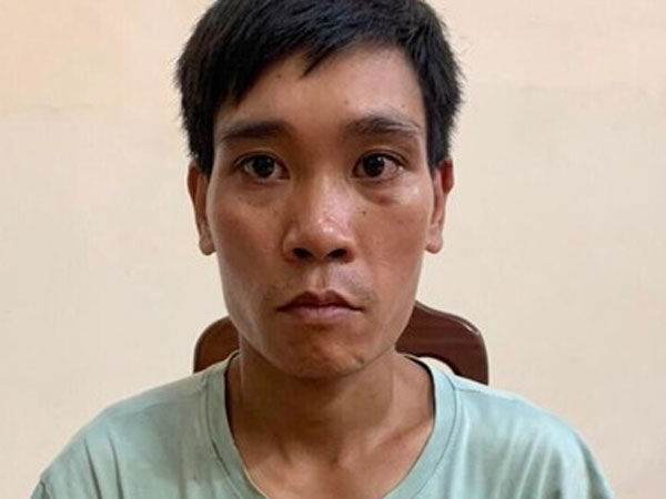 Bắt khẩn cấp kẻ ngông cuồng cầm dao rượt chém Công an trong trụ sở thị trấn - 2