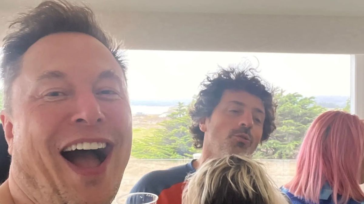 Elon Musk tung ảnh chứng minh vẫn thân thiết với đồng sáng lập Google, ngoại tình với vợ bạn chỉ là tin đồn? Elon Musk tung ảnh chứng minh vẫn thân thiết với đồng sáng lập Google, ngoại tình với vợ bạn chỉ là tin đồn?