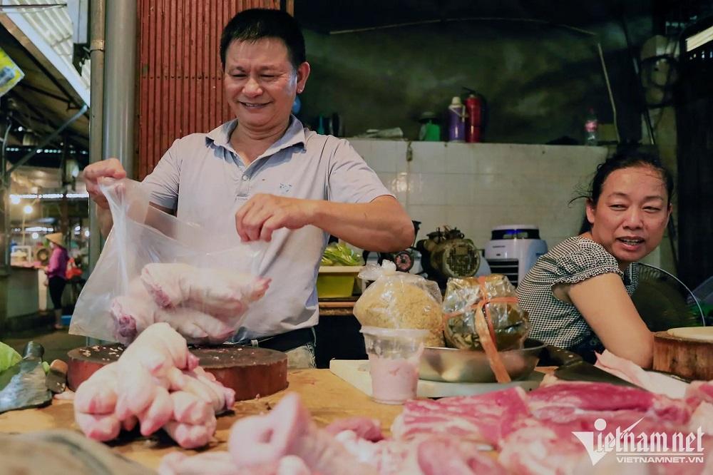 Xăng liên tục giảm giá và chuyện 'kỳ quặc' đang xảy ra ngoài chợ Xăng liên tục giảm giá và chuyện 'kỳ quặc' đang xảy ra ngoài chợ