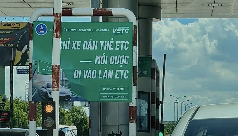 Từ 6/8, thu phí không dừng ETC phải trả phí dán thẻ Từ 6/8, thu phí không dừng ETC phải trả phí dán thẻ