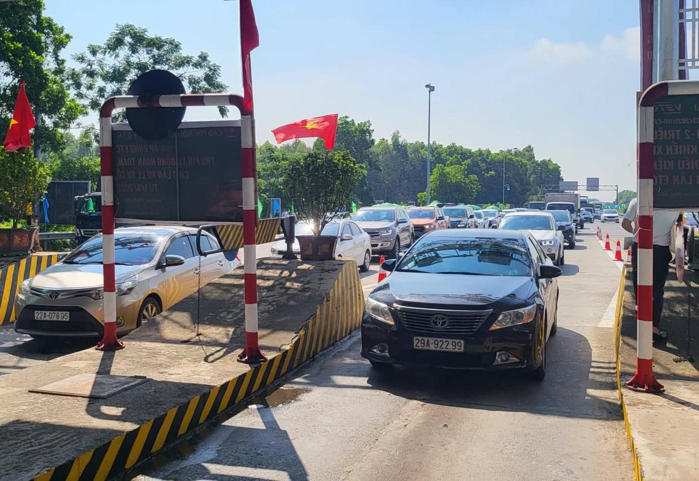 VETC bị tố dán chồng gần 40.000 thẻ Etag lên thẻ ePass gây lãng phí 6,7 tỷ VETC bị tố dán chồng gần 40.000 thẻ Etag lên thẻ ePass gây lãng phí 6,7 tỷ