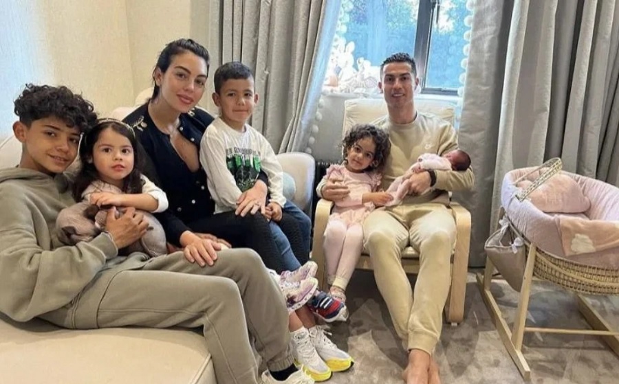 MU bị cáo buộc 'không tin' con gái Ronaldo nhập viện MU bị cáo buộc 'không tin' con gái Ronaldo nhập viện