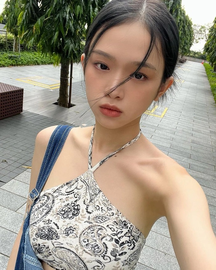 Nhan sắc ngày càng nóng bỏng của Linh Ka ở tuổi 20 - 4 Nhan sắc ngày càng nóng bỏng của Linh Ka ở tuổi 20 - 4