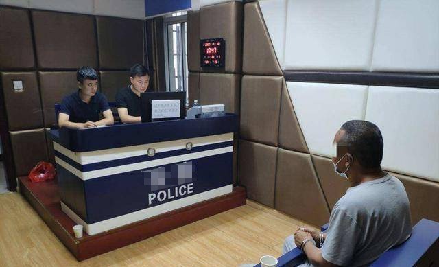 Nhờ tên trộm lấy hộ khăn tắm vì tưởng đó là chồng, người phụ nữ chẳng ngờ rước họa vào thân - 1 Nhờ tên trộm lấy hộ khăn tắm vì tưởng đó là chồng, người phụ nữ chẳng ngờ rước họa vào thân - 1