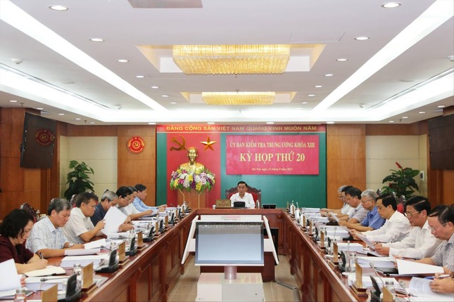 Vì sao Chủ tịch Viện Hàn lâm KHXH bị đề nghị kỷ luật? Vì sao Chủ tịch Viện Hàn lâm KHXH bị đề nghị kỷ luật?