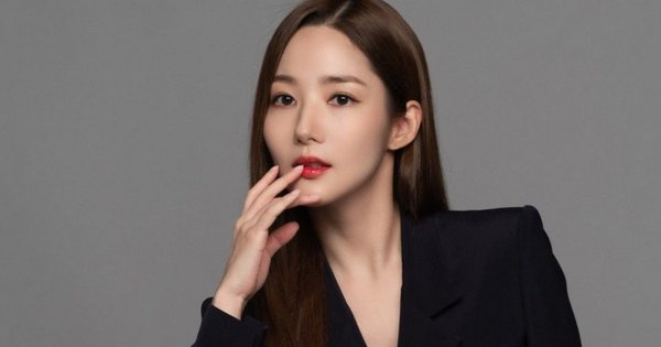 Chị ruột từ chức ngay sau khi Park Min-young chia tay đại gia tai tiếng Chị ruột từ chức ngay sau khi Park Min-young chia tay đại gia tai tiếng
