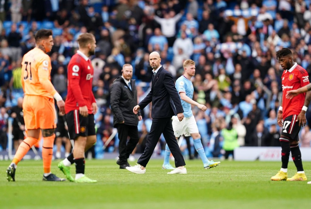 Erik ten Hag là kẻ dối trá khi loại Ronaldo ở derby MU với Man City Erik ten Hag là kẻ dối trá khi loại Ronaldo ở derby MU với Man City