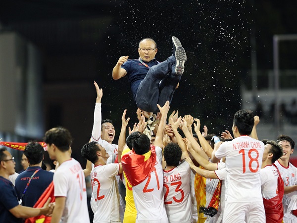AFC: 'Bóng đá Việt Nam tiến bộ vượt bậc dưới triều đại Park Hang-seo' AFC: 'Bóng đá Việt Nam tiến bộ vượt bậc dưới triều đại Park Hang-seo'