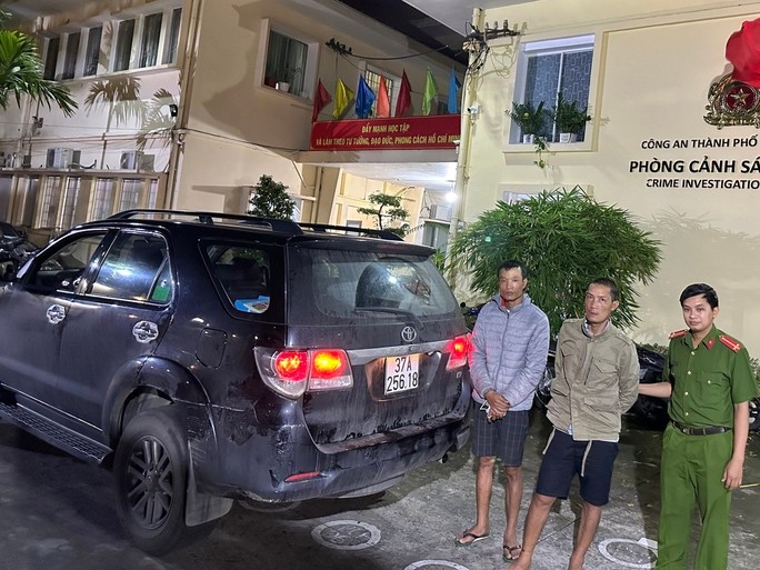 Nhắm vào biệt thự của đại gia, băng trộm 'khoắng' từ miền Trung vào TP.HCM Nhắm vào biệt thự của đại gia, băng trộm 'khoắng' từ miền Trung vào TP.HCM