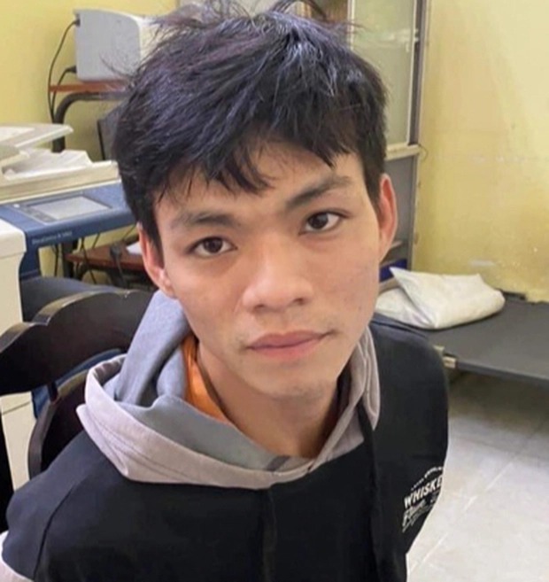 Người phụ nữ bị tên cướp dùng dao cứa cổ trên đường phố Biên Hòa - 2 Người phụ nữ bị tên cướp dùng dao cứa cổ trên đường phố Biên Hòa - 2