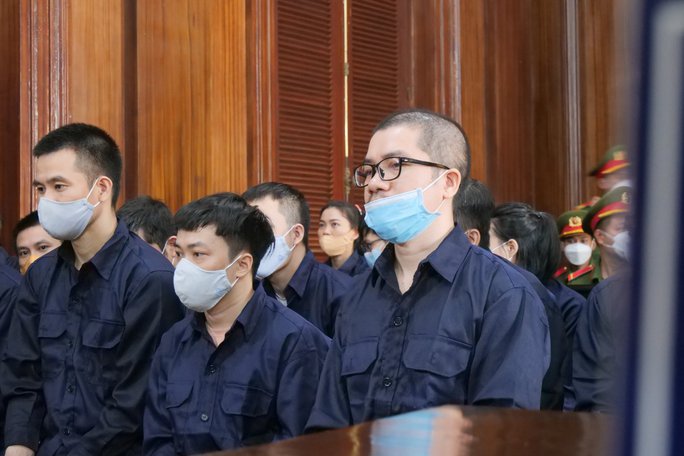 Hình ảnh đầu tiên tại phiên tòa xét xử CEO Nguyễn Thái Luyện - 8 Hình ảnh đầu tiên tại phiên tòa xét xử CEO Nguyễn Thái Luyện - 8