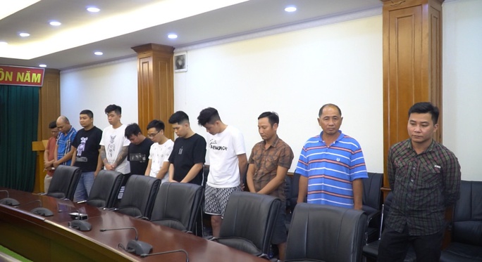 Những "ông trùm" đường dây cá độ bóng đá sa lưới ở TP HCM - 3 Những "ông trùm" đường dây cá độ bóng đá sa lưới ở TP HCM - 3