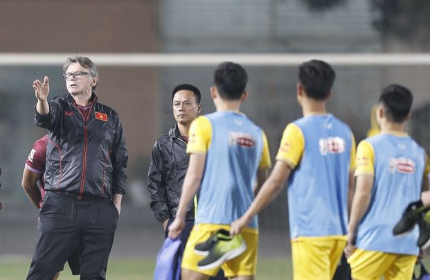 Tân HLV Troussier loại 13 cầu thủ, sao trẻ HAGL chia tay U23 Việt Nam