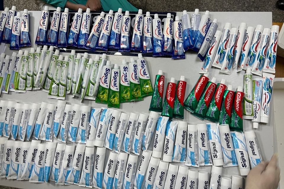 Vụ 4 nữ tiếp viên xách 11kg ma túy: Công an mời nhiều người làm việc - 1