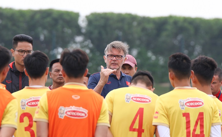 HLV Troussier: 'U23 Việt Nam là đương kim vô địch, không ngại kết quả bốc thăm'