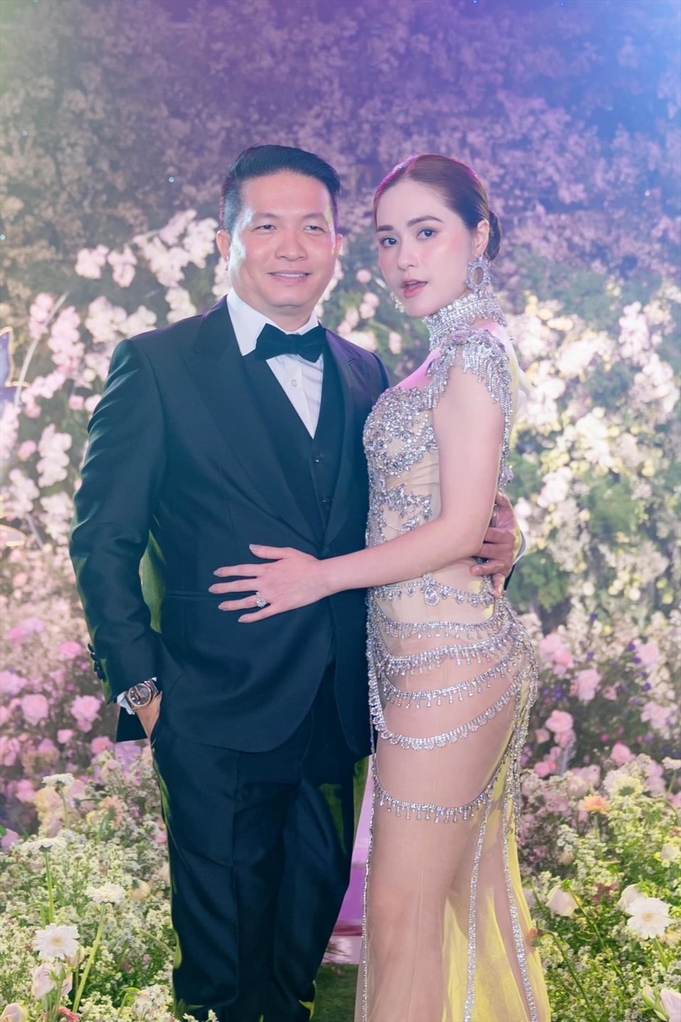 Chồng đại gia vướng nghi án cặp kè hotgirl trẻ đẹp, Đoàn Di Băng bất ngờ hé lộ 'hợp đồng hôn nhân'? - 2