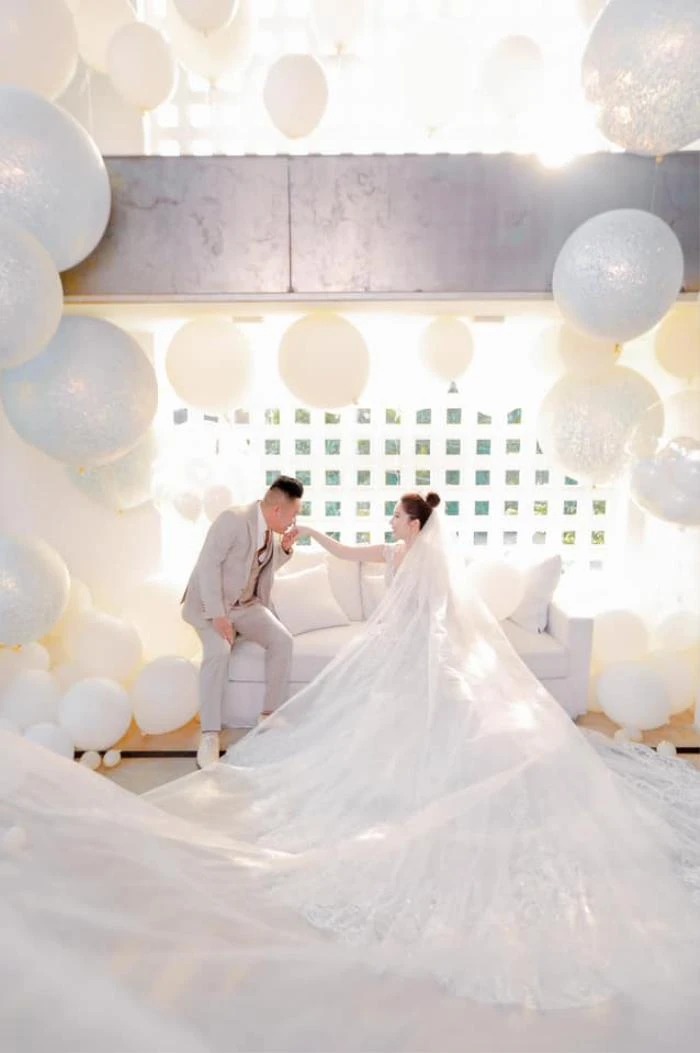 Ảnh cưới của Bảo Thy bên cạnh chồng doanh nhân