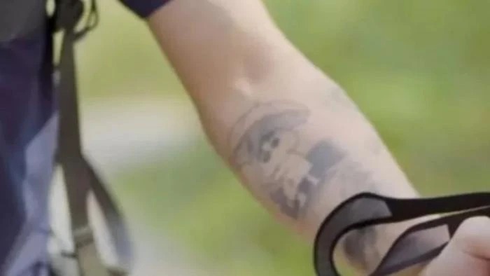 Park Yoo Chun với thân hình cân đối tự nhiên và hình xăm mới che đi khuôn mặt của vợ cũ.