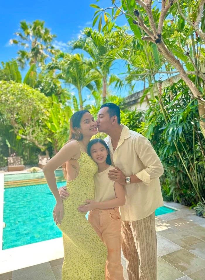 Bé Mia - con gái riêng của nữ diễn viên có mối quan hệ cực kỳ thân thiết với ba Lý Bình