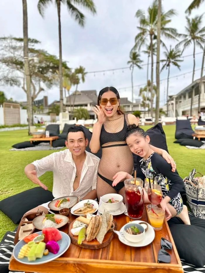 Hiện tại, Phương Trinh Jolie đang mang thai tháng thứ 7.