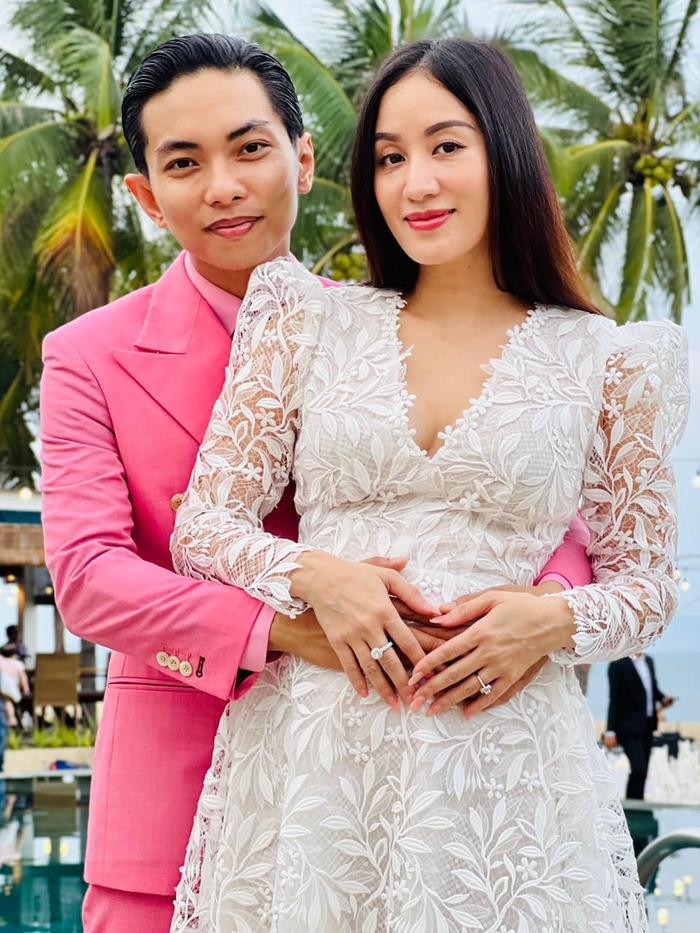 Cặp đôi chiếm spotlight trong suốt buổi lễ.