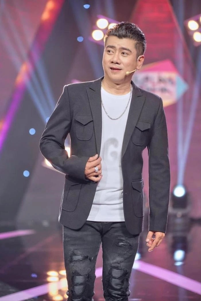 Nam ca sĩ vẫn thỉnh thoảng tham gia gameshow, nhận lời biểu diễn một số chương trình.