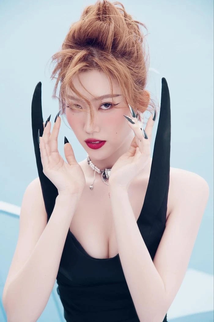 Thuý Ngân chuyển hướng từ các sân chơi nhan sắc sang lĩnh vực diễn xuất.