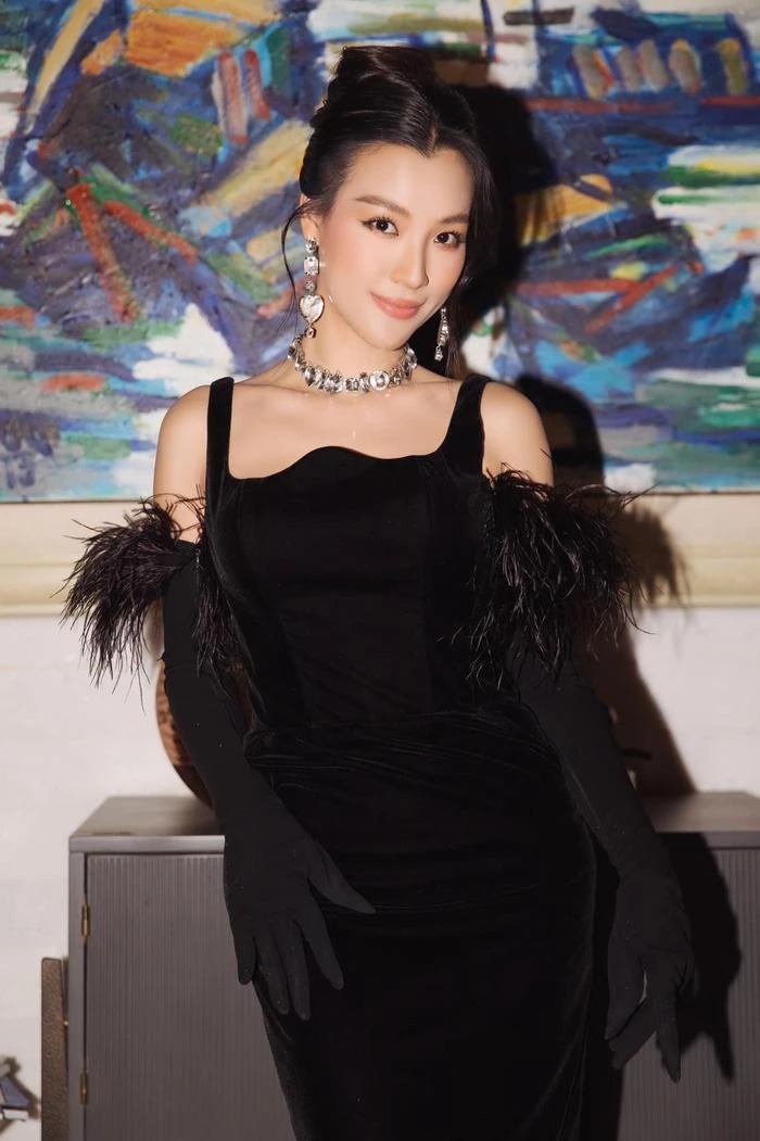 Không chỉ hoạt động trong làng giải trí với vai trò người dẫn chương trình, trong thời gian vừa qua MC Hoàng Oanh còn thử sức bản thân thông qua một vai diễn trong bộ phim điện ảnh và nhận về phản hồi tích cực từ công chúng