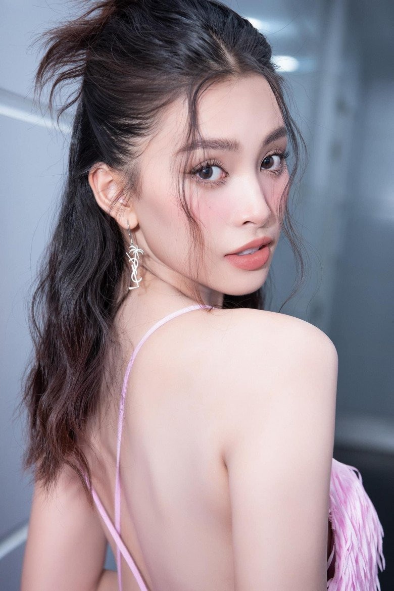 Chân dung mỹ nhân đi làm người mẫu bị nghi cặp kè amp;#34;Vua cà phê Việtamp;#34;, đẹp xứng danh amp;#34;Hoa hậu ngàn năm có mộtamp;#34; - 4