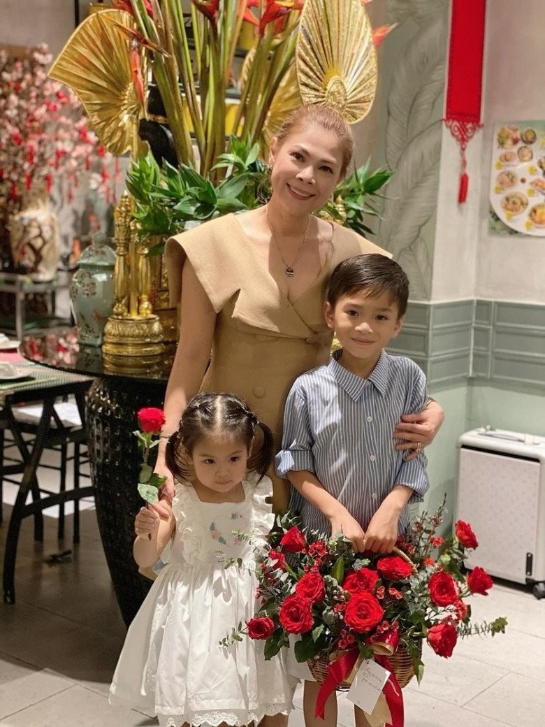 Thanh Thảo nhận con trai của em gái làm con mình, cho biết không muốn sinh thêm vì nhà đã 