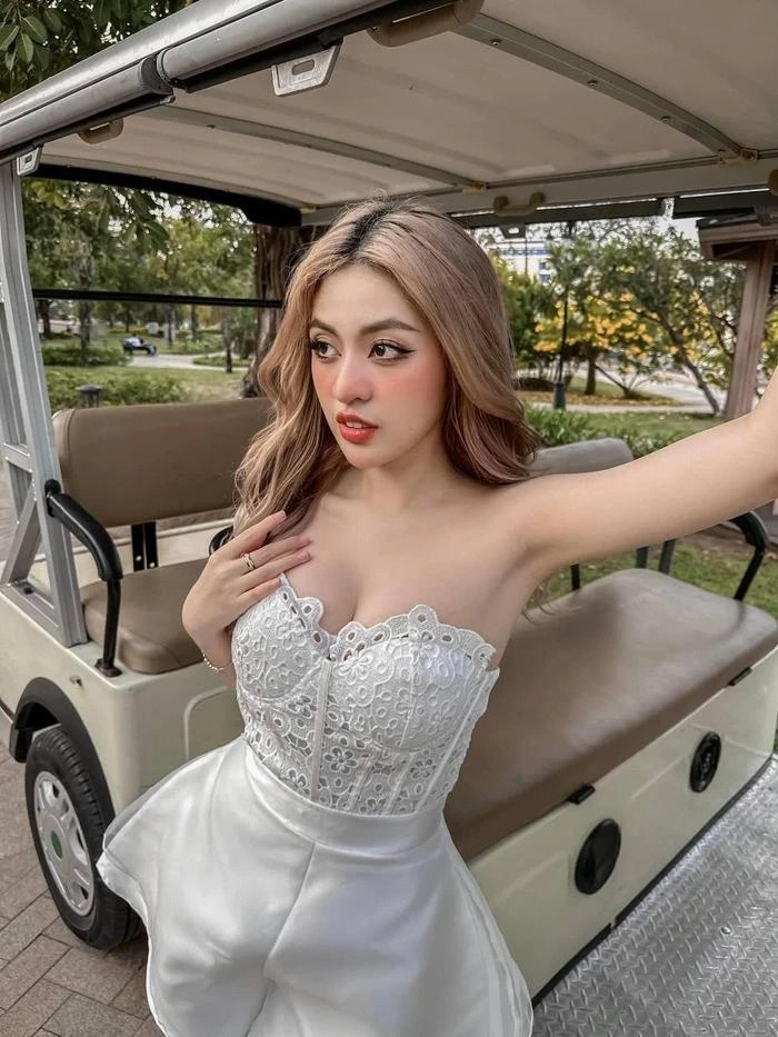 Trần Thanh Tâm khoe ảnh mới giữa 