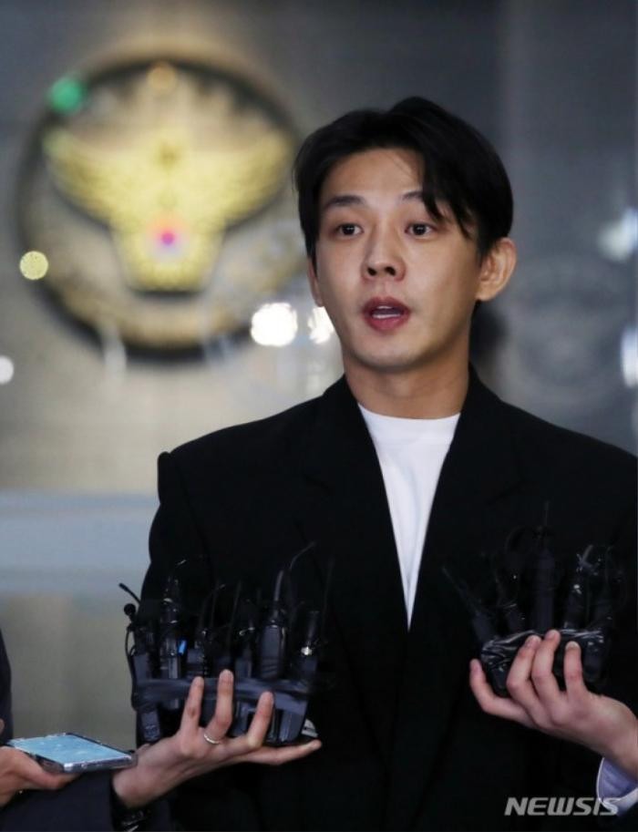 Hình ảnh nam diễn viên Yoo Ah In trong vòng thẩm vấn đầu tiên được diễn ra vào ngày 27/3 vừa qua (Ảnh: Newsis)