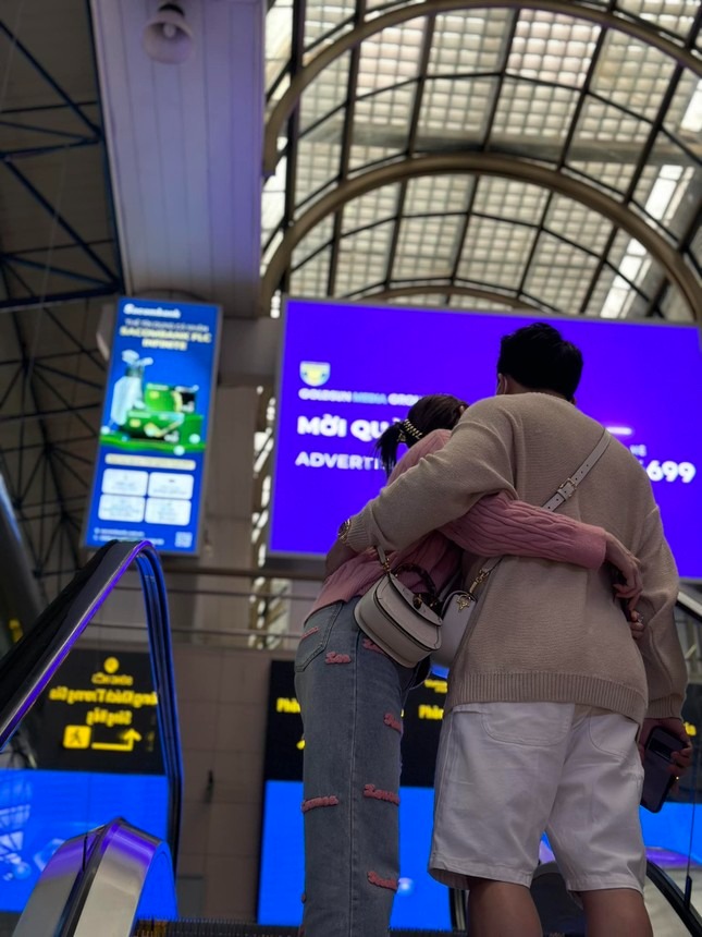 Trong khi Hari Won có bài đăng khẳng định tình cảm thì Trấn Thành không có bất kỳ động thái nào liên quan đến tin đồn rạn nứt.