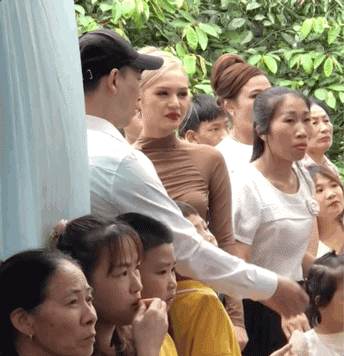 Visual xinh đẹp, rạng rỡ của Xoài Non nổi bần bật bất chấp camera thường (Nguồn: Tiktok Dương Thị Hà)