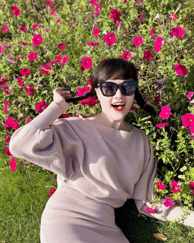 Ở tuổi U50 nhưng Táo bà của Gặp nhau cuối năm trông lúc nào cũng đầy năng lượng.