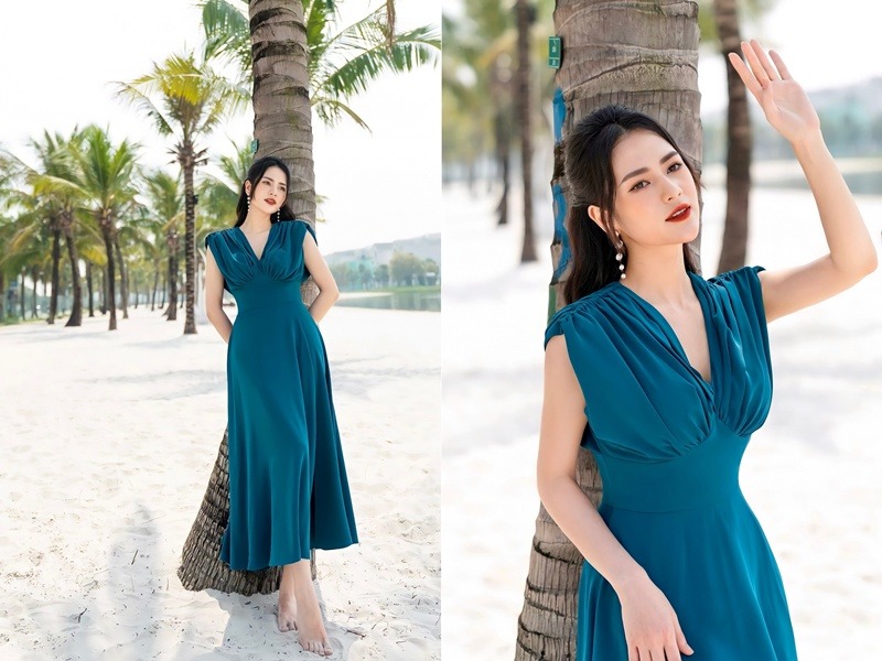 Lên phim vào nhiều vai đanh đá, sắc sảo nhưng ngoài đời, Việt Hoa có phong cách thời trang nhẹ nhàng, nữ tính. Cô cũng thú nhận là người có tính cách rụt rè, ít nói.